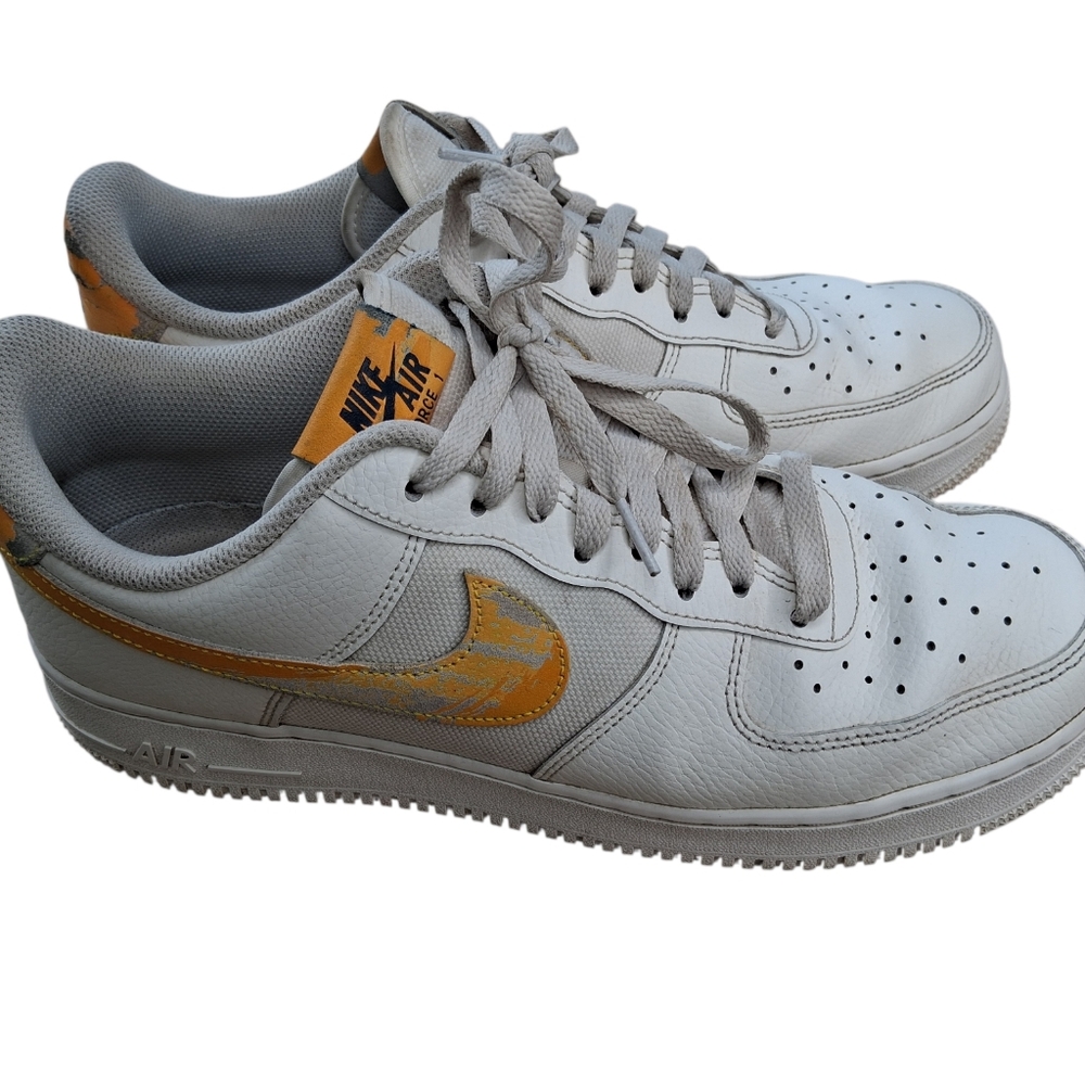Nike Air Force 1 '07 FN3419 -100 Men’s Trainers Sneakers Size 11 White/Orange